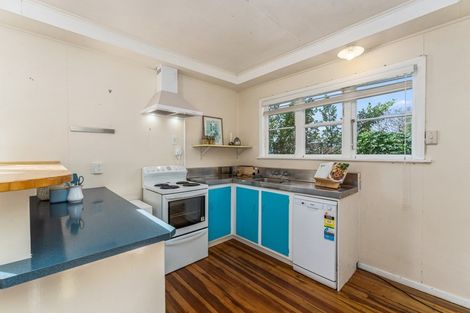 Photo of property in 35 Kiharoa Street, Otaki Beach, Otaki, 5512