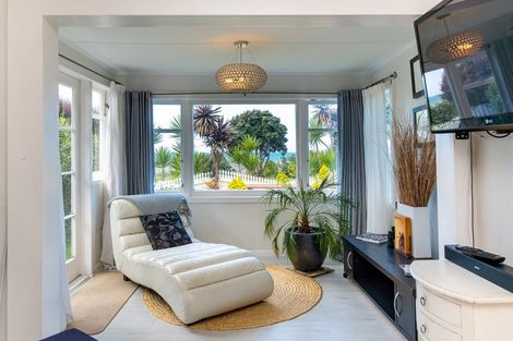 Photo of property in 102 Beach Road, Haumoana, 4102