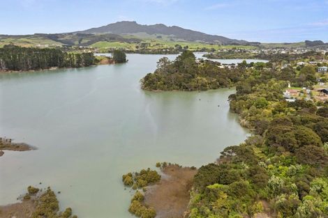 Photo of property in 19 Robertson Street, Raglan, 3225