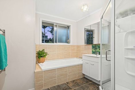 Photo of property in 424 Don Buck Road, Massey, Auckland, 0614