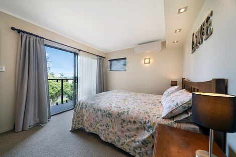 Photo of property in 180 Royal Road, Massey, Auckland, 0614