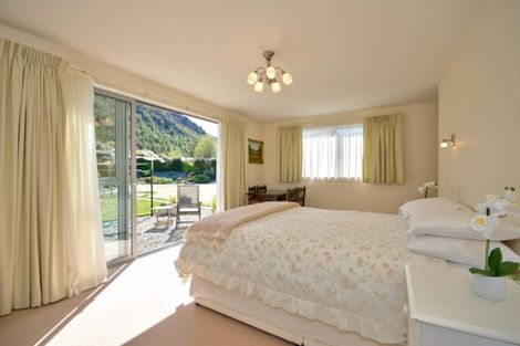 Photo of property in Butel Park, 119 Essex Avenue, Arrowtown, 9302
