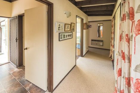 Photo of property in 15 Akepiro Place, Tawhero, Whanganui, 4501