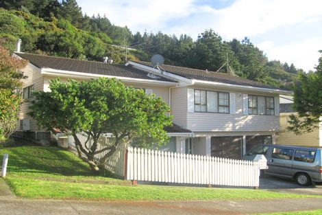 Photo of property in 30 Fyvie Avenue, Tawa, Wellington, 5028