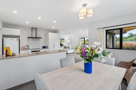 Photo of property in 6 Laly Haddon Place, Matakana, Warkworth, 0985