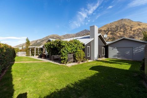Photo of property in 4 Mcivor Lane, Lake Hayes, Queenstown, 9304
