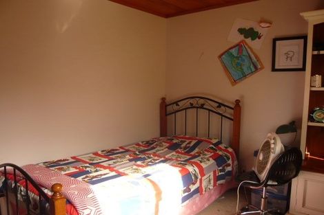 Photo of property in 18 Silhouette Way, Western Heights, Hamilton, 3200