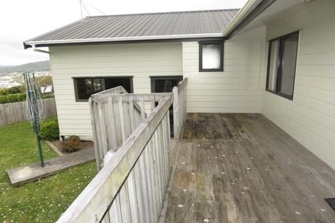 Photo of property in 4 Chastudon Place, Tawa, Wellington, 5028