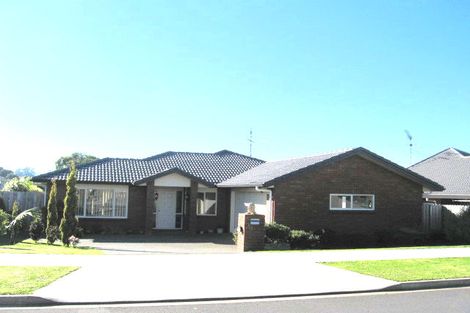 Photo of property in 28 Norm Pellow Drive, Manurewa, Auckland, 2105