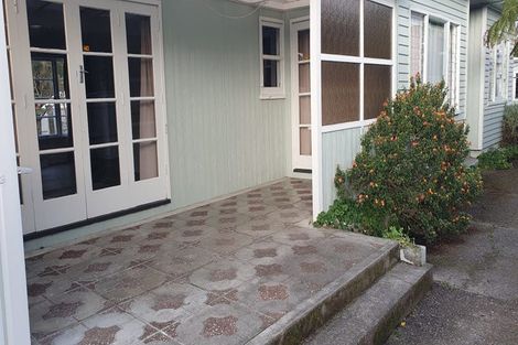 Photo of property in 2 Karu Crescent, Waikanae, 5036