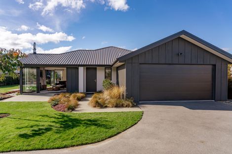 Photo of property in 15 Pennycook Place, Lake Hawea, Wanaka, 9382