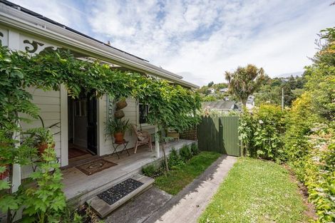 Photo of property in 6 Rentone Street, Stepneyville, Nelson, 7010