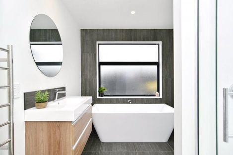 Photo of property in 28 Tara Crescent, Woodend, 7610