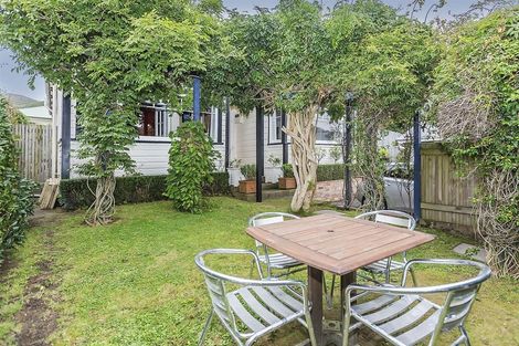 Photo of property in 353 Karori Road, Karori, Wellington, 6012