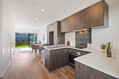 Photo of property in 7 Waru Lane, Te Atatu Peninsula, Auckland, 0610