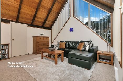 Photo of property in 72 Brigantine Drive, Beach Haven, Auckland, 0626