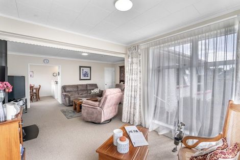 Photo of property in 63 Edinburgh Crescent, Waikiwi, Invercargill, 9810