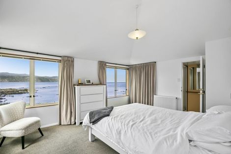 Photo of property in 103 Breaker Bay Road, Breaker Bay, Wellington, 6022