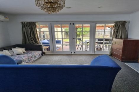 Photo of property in 16 Old Wairoa Road, Papakura, 2110