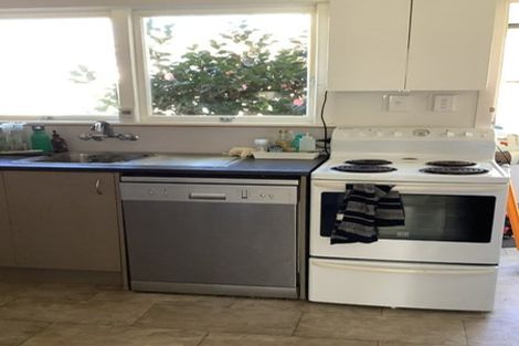 Photo of property in 1/1 Ocean View Road, Hillcrest, Auckland, 0627