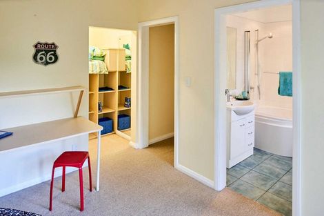 Photo of property in 7 Russo Terrace, Eastbourne, Lower Hutt, 5013