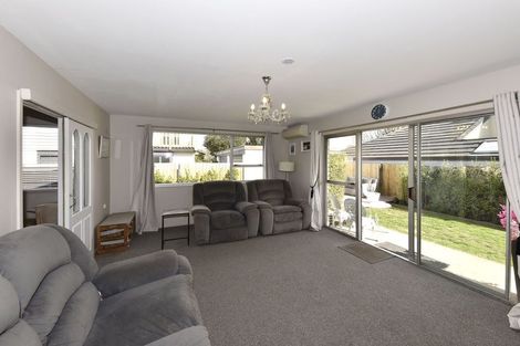 Photo of property in 1/9a Avonhead Road, Avonhead, Christchurch, 8042