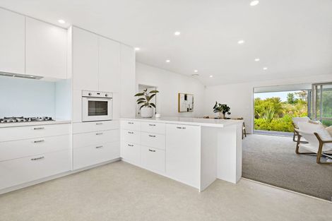 Photo of property in 21 Eric Farley Drive, Kumeu, 0810