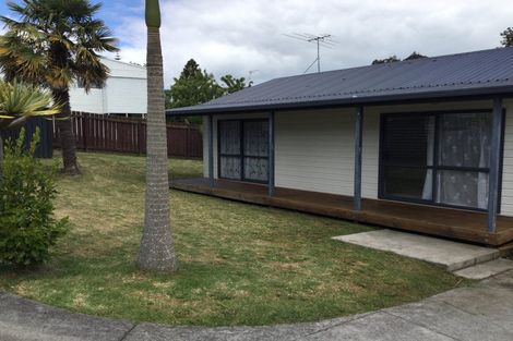 Photo of property in 21a Lantana Road, Green Bay, Auckland, 0604