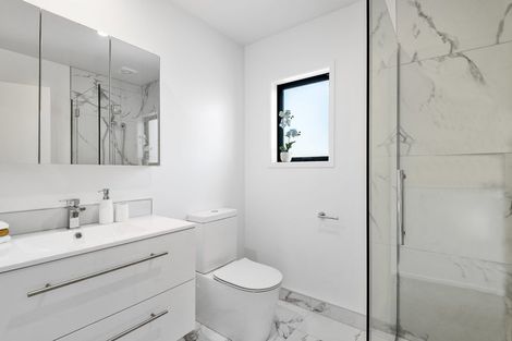 Photo of property in 2/7 Matipo Road, Te Atatu Peninsula, Auckland, 0610