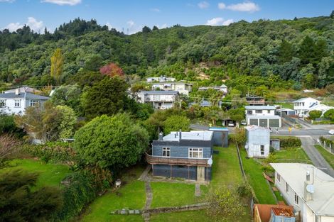 Photo of property in 54 Milton Terrace, Picton, 7220