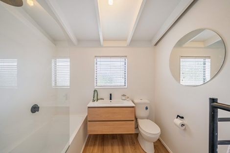 Photo of property in 13 King Charles Drive, Kingsley Heights, Upper Hutt, 5018