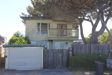 Photo of property in 318 Marine Parade, New Brighton, Christchurch, 8061
