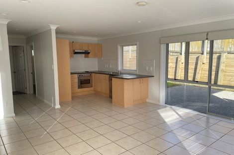 Photo of property in 3 Trelawn Place, Cockle Bay, Auckland, 2014