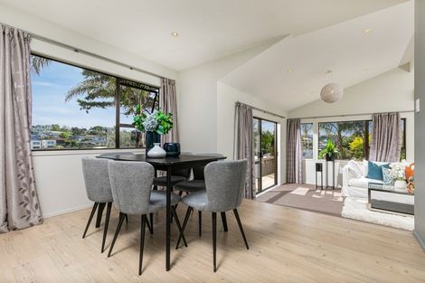 Photo of property in 1/3 Aotearoa Terrace, Murrays Bay, Auckland, 0630
