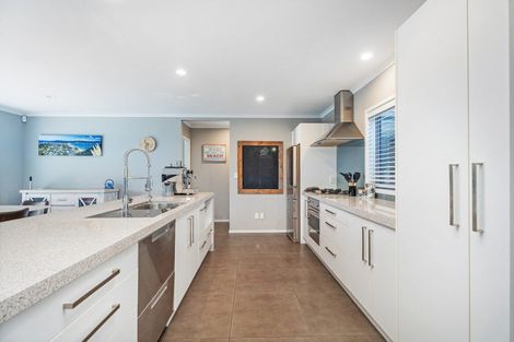 Photo of property in 126 Puka Crescent, Matarangi, Whitianga, 3592