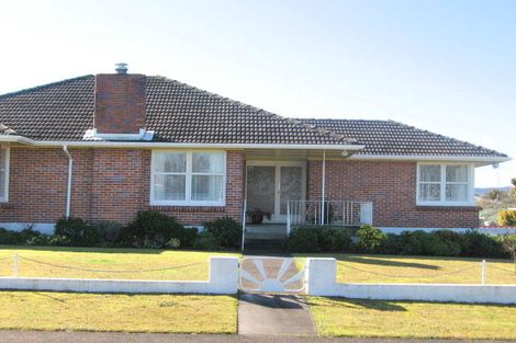 Photo of property in 11 Renwick Street, Papakura, 2110