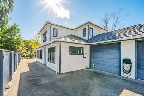 Photo of property in 25a Pinehaven Road, Pinehaven, Upper Hutt, 5019