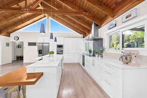 Photo of property in 21 Montclair Rise, Browns Bay, Auckland, 0630