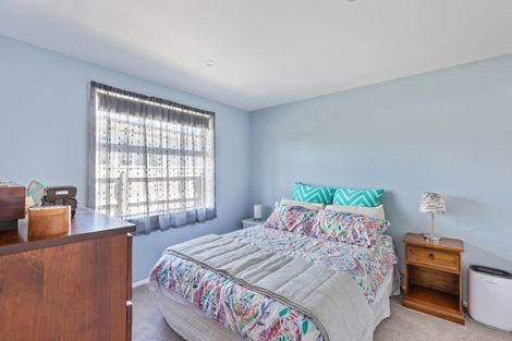 Photo of property in 6 Toutouwai Lane, Inglewood, 4330