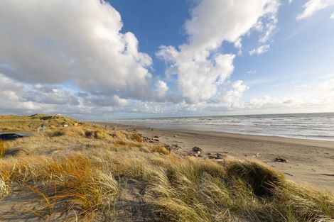 Photo of property in 79 Thomas Place, Foxton Beach, Foxton, 4815