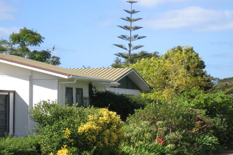 Photo of property in 1/8 Drome View Place, Beach Haven, Auckland, 0626