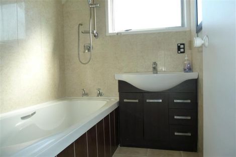 Photo of property in 5/69 Kenderdine Road, Papatoetoe, Auckland, 2025