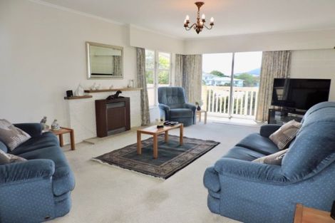 Photo of property in 5 Gonville Street, Tawa, Wellington, 5028