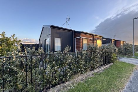 Photo of property in 12 Honour Road, Papakura, 2110