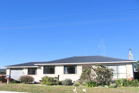 Photo of property in 4 Andrews Street, Foxton Beach, Foxton, 4815