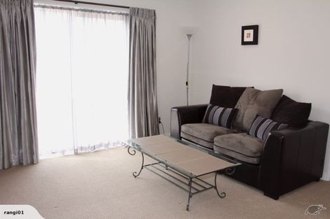 Photo of property in 30a Schnapper Rock Road, Schnapper Rock, Auckland, 0632