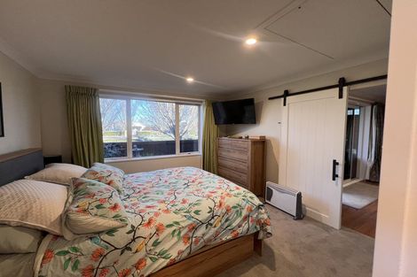 Photo of property in 14 Pounamu Place, Pegasus, 7612