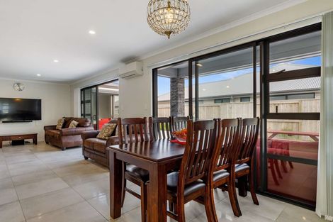 Photo of property in 18 Monilia Way, Papamoa Beach, Papamoa, 3118