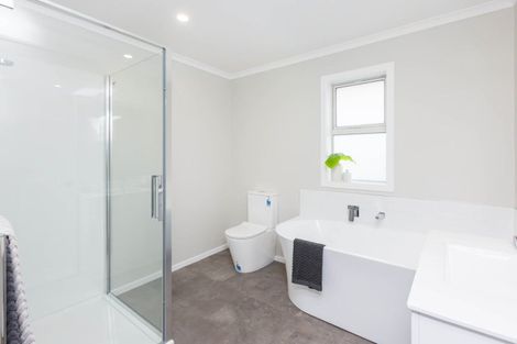 Photo of property in 22 Fenwick Crescent, Wallaceville, Upper Hutt, 5018