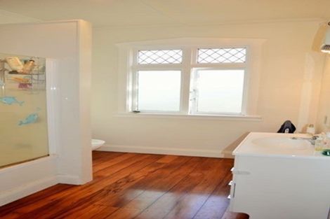 Photo of property in 39 Trent Street, Island Bay, Wellington, 6023